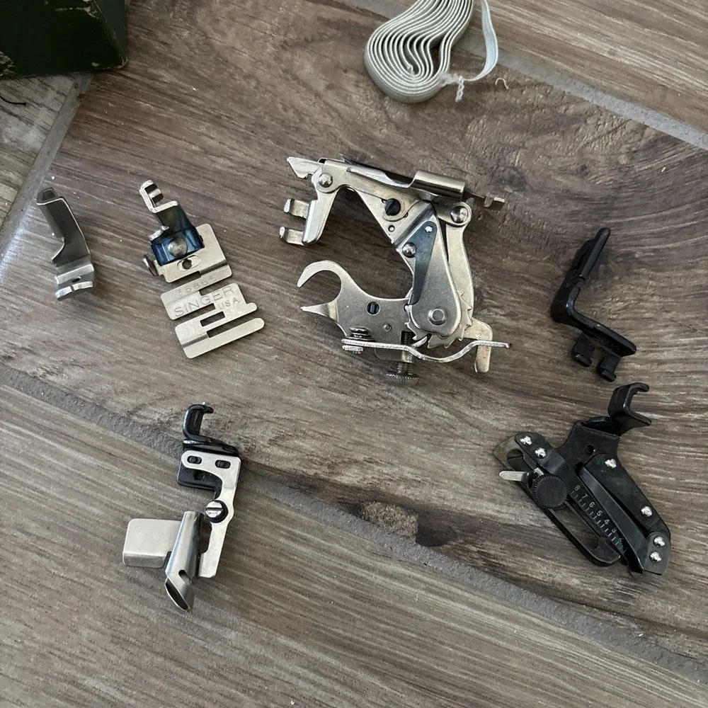 vintage Singer Sewing Machine Attachments Lot. 36865, 120598 Made In‎ USA